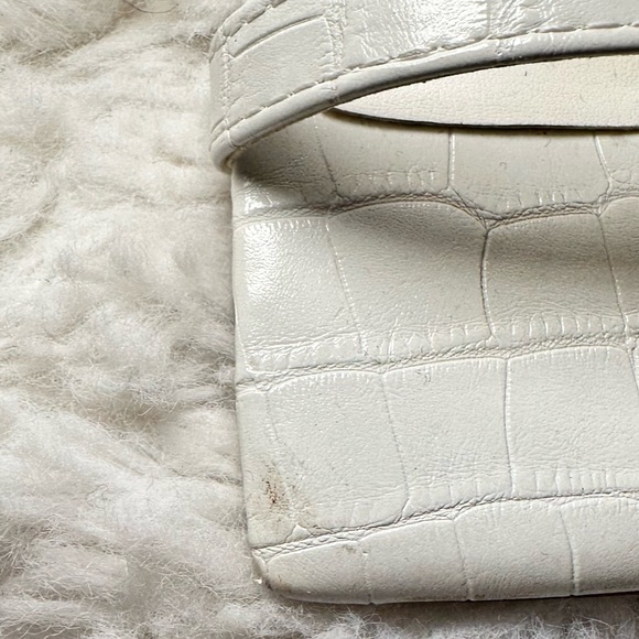 Marc Fisher Heel; size 6 - Picture 4 of 9